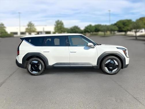 2024 Kia EV9 Light Short Range