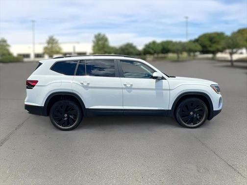 2024 Volkswagen Atlas 2.0T SE w/Technology 4MOTION