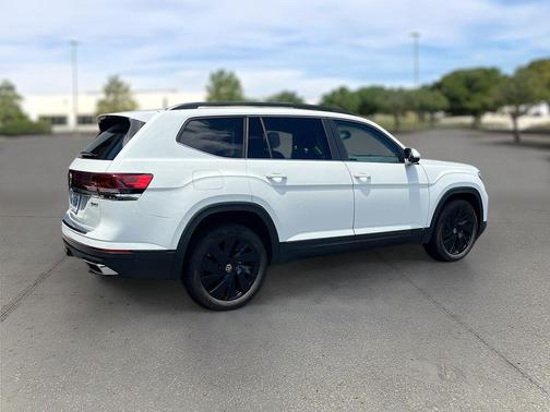 2024 Volkswagen Atlas 2.0T SE w/Technology 4MOTION