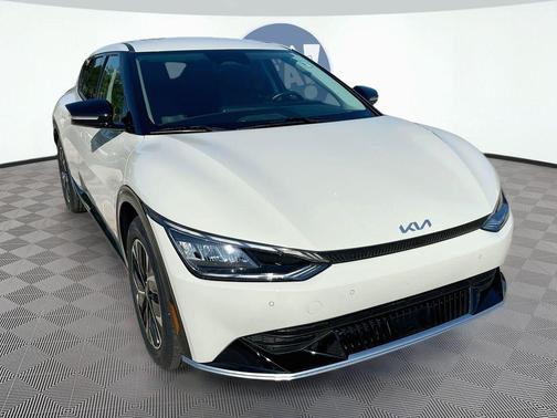 Glacier 2023 Kia EV6 Wind