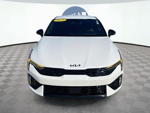 Snow White Pearl 2025 Kia K5 GT-Line