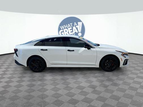 Snow White Pearl 2025 Kia K5 GT-Line
