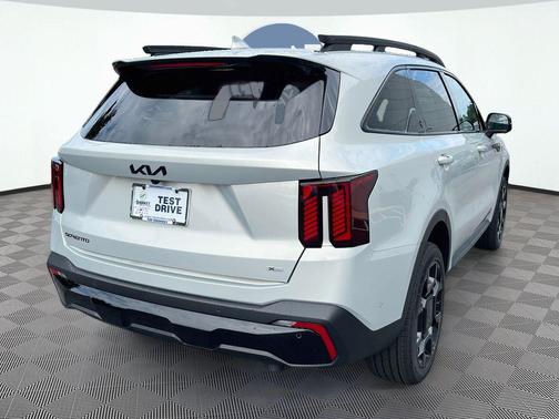 Ivory Silver 2026 Kia Sorento SX