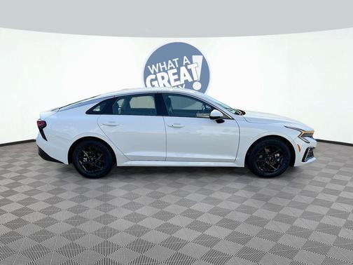 Snow White Pearl 2025 Kia K5 LXS