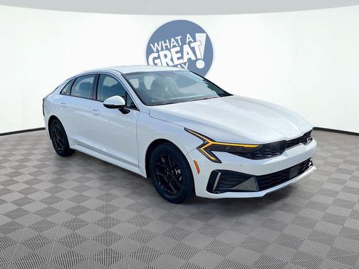 Snow White Pearl 2025 Kia K5 LXS