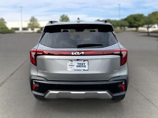2025 Kia Seltos SX Turbo