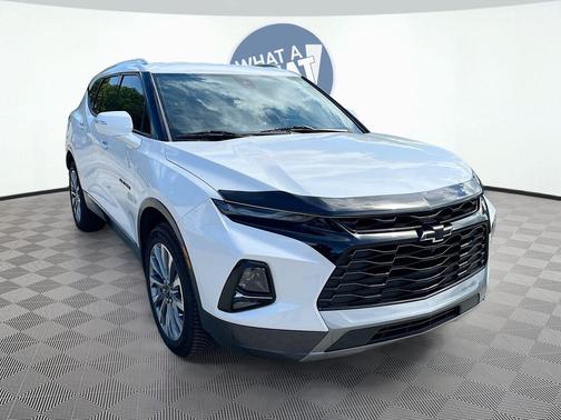 Iridescent Pearl Tricoat 2022 Chevrolet Blazer Premier