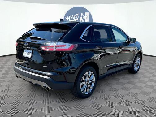 Black Metallic 2024 Ford Edge Titanium