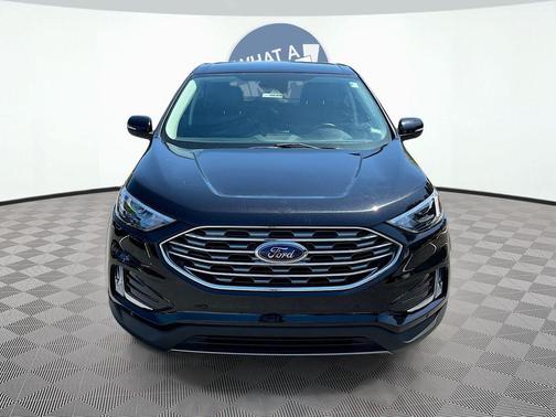 Black Metallic 2024 Ford Edge Titanium