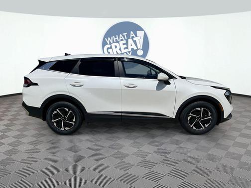 Snow White Pearl 2023 Kia Sportage Hybrid LX