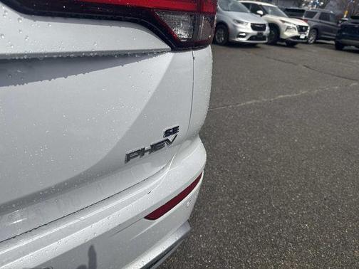 2024 Mitsubishi Outlander PHEV 