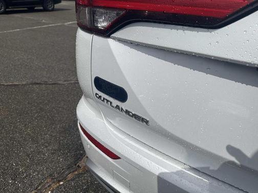 2024 Mitsubishi Outlander PHEV 