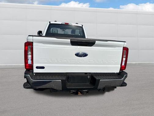 Oxford White 2023 Ford F-350 XL