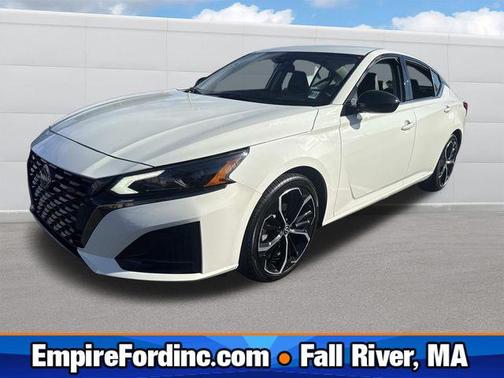 2023 Nissan Altima SR FWD