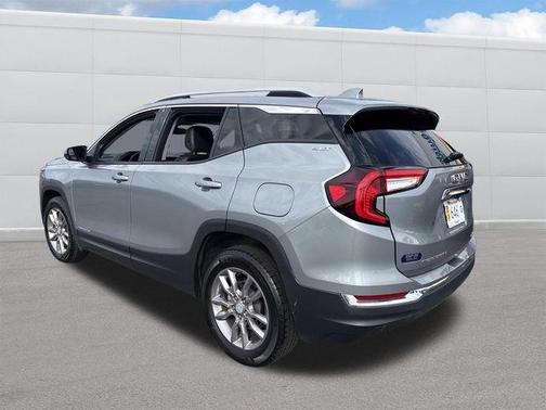 Sterling Metallic 2023 GMC Terrain SLT