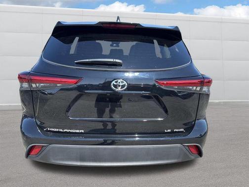 2023 Toyota Highlander LE