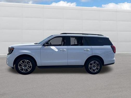 Oxford White 2025 Ford Expedition Active