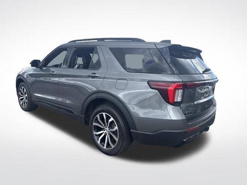 Gray Metallic 2025 Ford Explorer ST-Line
