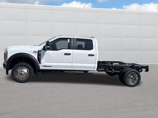 Oxford White 2026 Ford F-450 DRW