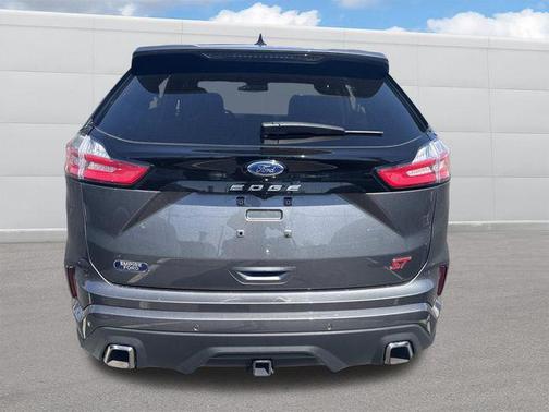 Carbonized Gray Metallic 2022 Ford Edge ST
