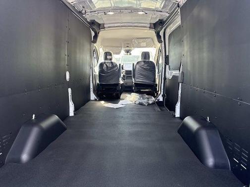 Oxford White 2026 Ford Transit-250 Base