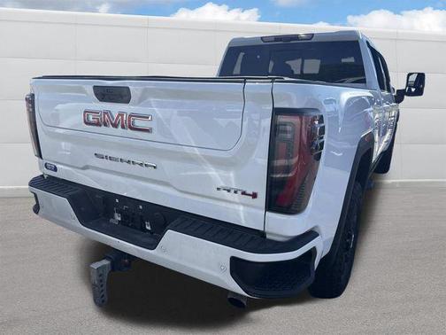 Summit White 2024 GMC Sierra 2500 AT4