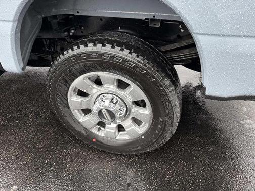 Glacier Gray Metallic Tri-Coat 2026 Ford F-350 Lariat