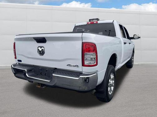 2020 RAM 2500 Tradesman Crew Cab 4X4 6'4' Box