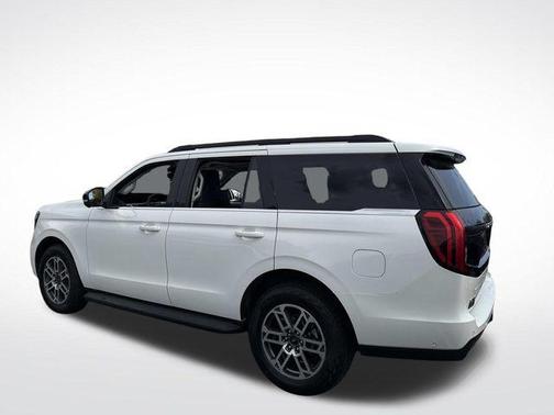 White Metallic 2025 Ford Expedition Active