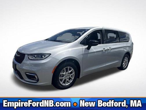 Silver Mist Clearcoat 2024 Chrysler Pacifica Touring L