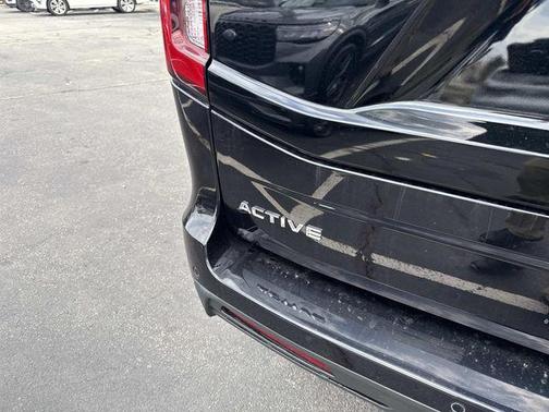 Black Metallic 2025 Ford Expedition Max Active 4x4