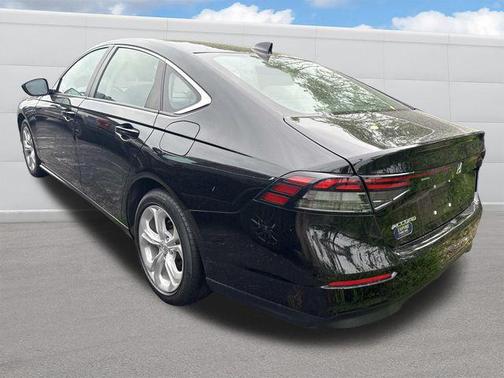 Crystal Black Pearl 2023 Honda Accord LX 1.5T