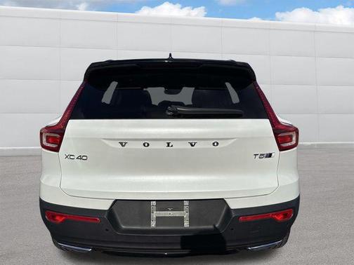 2020 Volvo XC40 T5 R-Design