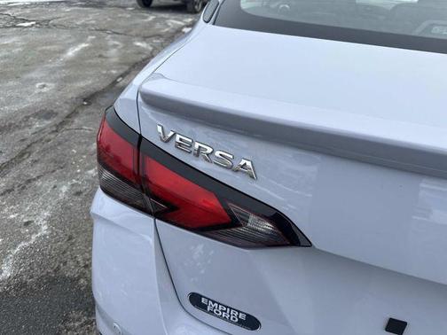 2023 Nissan Versa 1.6 S