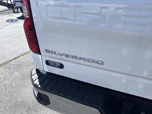 Summit White 2023 Chevrolet Silverado 1500 LT
