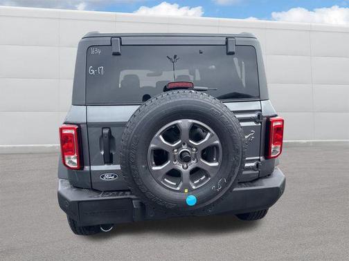 Carbonized Gray Metallic 2026 Ford Bronco Big Bend