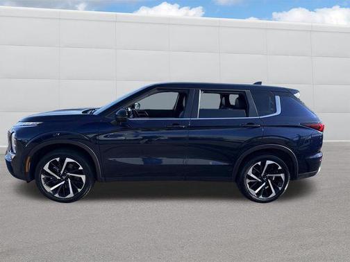 Cosmic Blue Metallic 2024 Mitsubishi Outlander SE 2.5 S-AWC