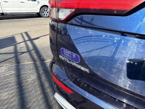 Cosmic Blue Metallic 2024 Mitsubishi Outlander SE 2.5 S-AWC