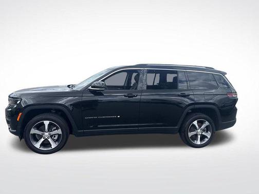 Diamond Black Crystal Pearlcoat 2023 Jeep Grand Cherokee L Limited