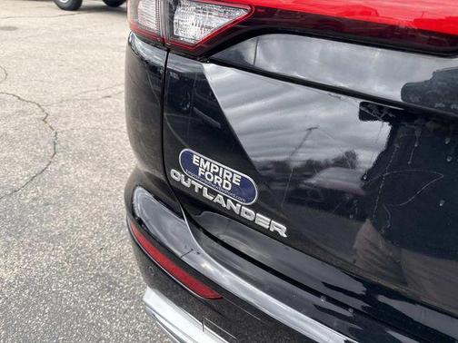 2022 Mitsubishi Outlander SE