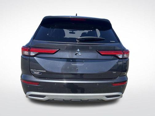 Gray 2024 Mitsubishi Outlander SE 2.5 S-AWC