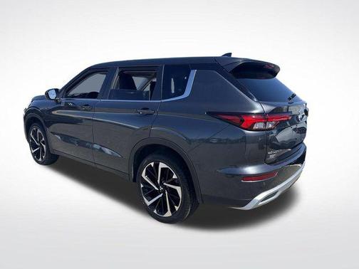 Gray 2024 Mitsubishi Outlander SE 2.5 S-AWC