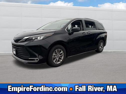 2024 Toyota Sienna XLE