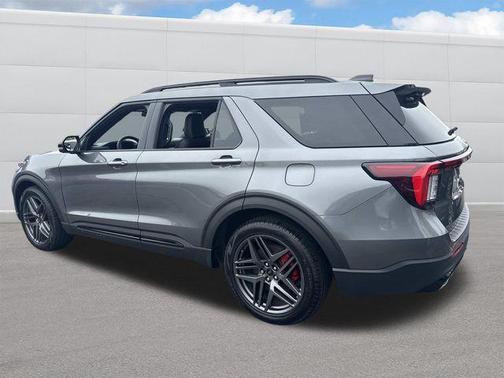 Carbonized Gray Metallic 2025 Ford Explorer ST