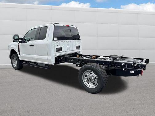 2025 Ford F-350 XL