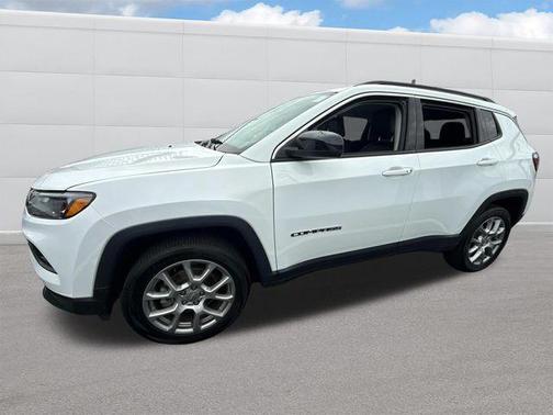 2022 Jeep Compass Latitude Lux