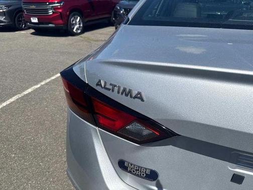 2023 Nissan Altima SR FWD