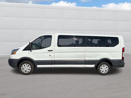 Oxford White 2017 Ford Transit-350 XLT