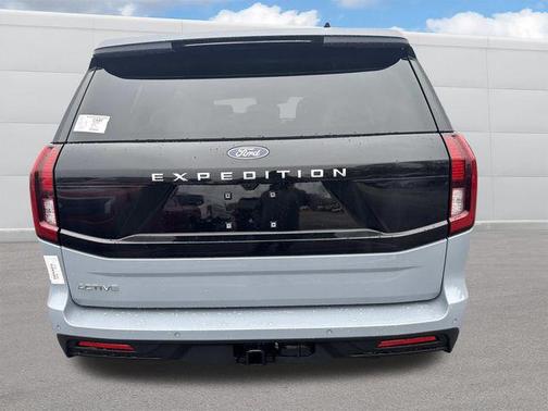 Glacier Gray Metallic Tri-Coat 2026 Ford Expedition Active