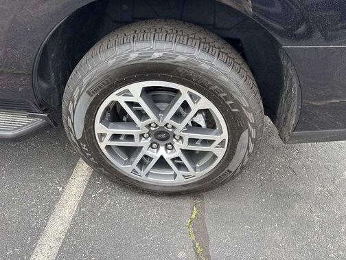 Agate Black Metallic 2026 Ford Expedition Active